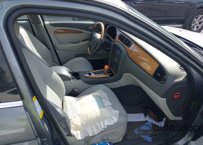 SAJEA01T44FN02218: 44503679