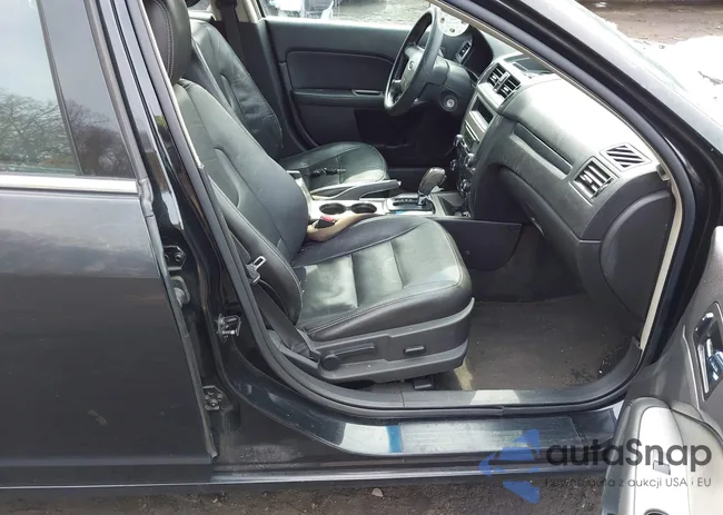 3FAHP0JA8AR122585: 44503861