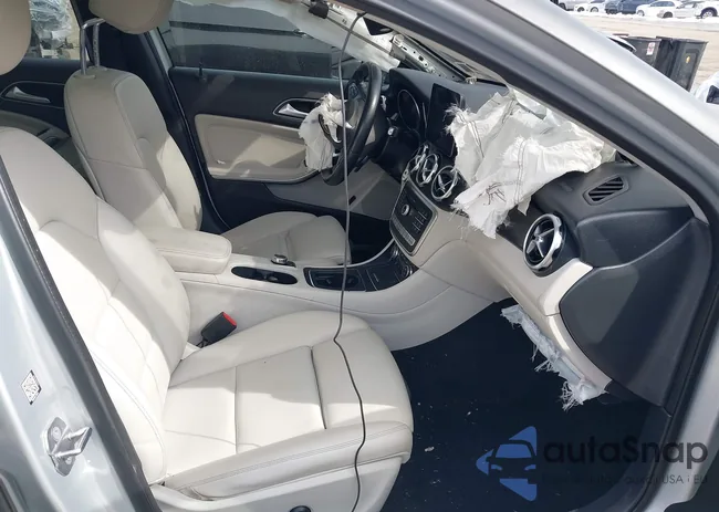 WDCTG4GB8KU012801: 44504132