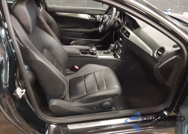 WDDGJ4HB7EG325953: 44504139