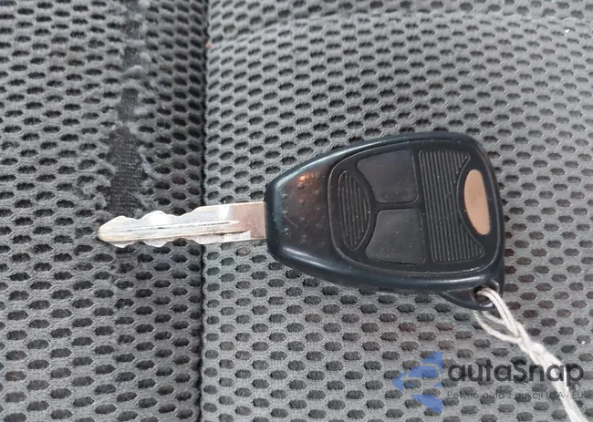 1D3HW78N38S517052: 44504170