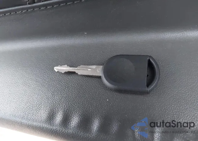 1FAHP2DW5BG115797: 44504202