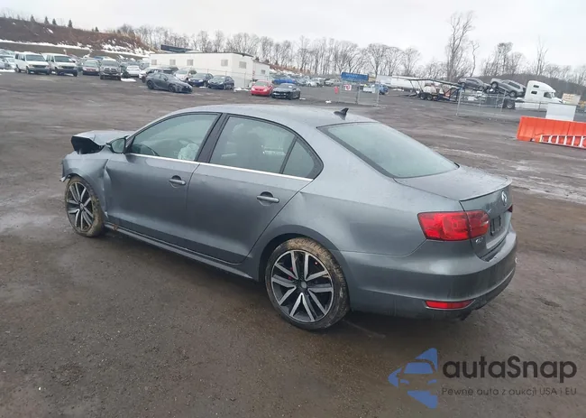 3VW4A7AJ4DM208705: 44504220