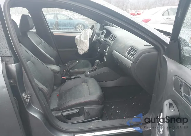 3VW4A7AJ4DM208705: 44504220