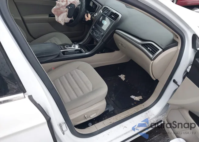 3FA6P0HDXHR390295: 44504892