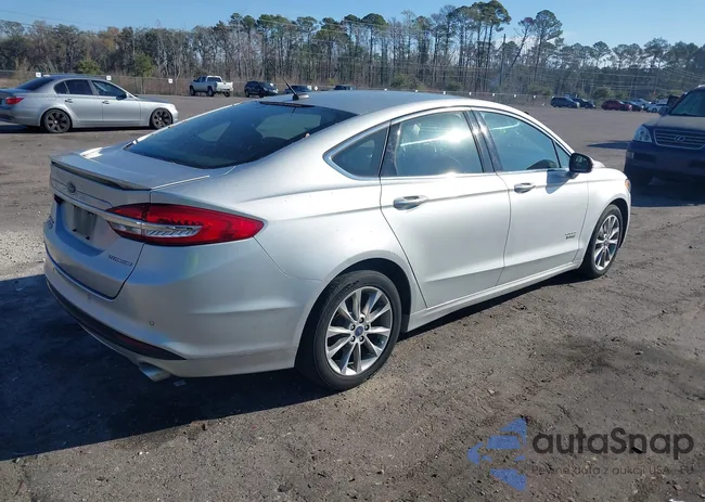 3FA6P0SUXJR152963: 44504899