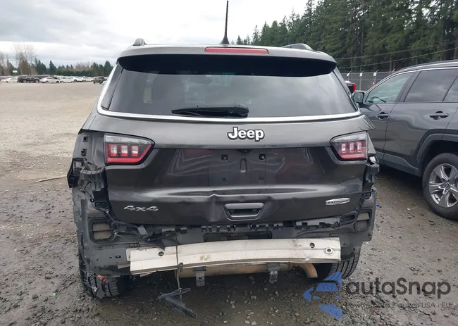 3C4NJDBB3JT375992: 44505046