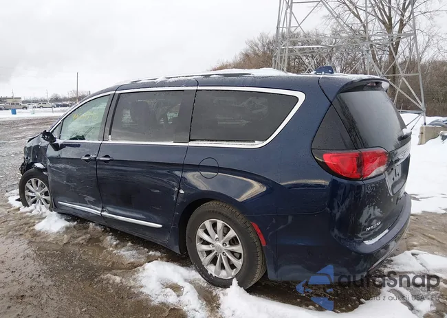 2C4RC1EG5JR260475: 44504346