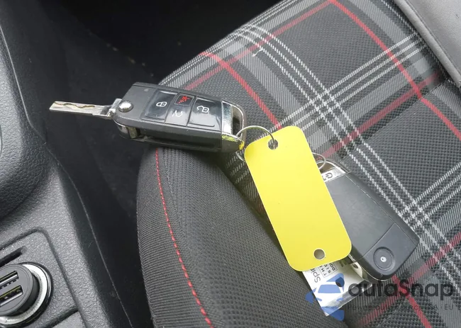 3VW5T7AU4HM010298: 44504357