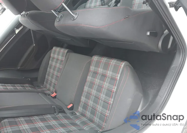 3VW5T7AU4HM010298: 44504357