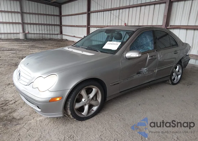 WDBRF40J04A581570: 44505933