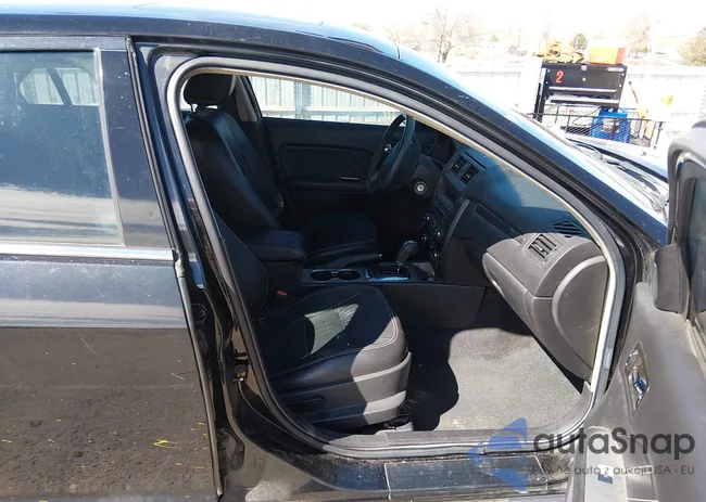 3FAHP0KC7AR199559: 44505935