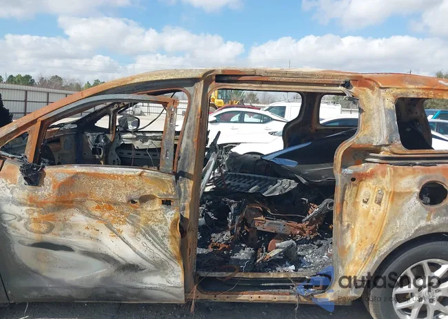 2C4RC1BG1TR174989: 44506001