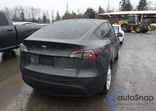 5YJYGAEE0MF176935: 44505368