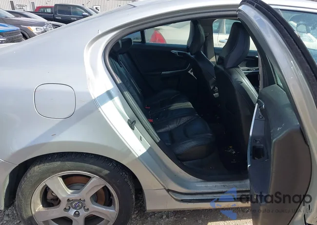 YV1622FS4C2104325: 44505485