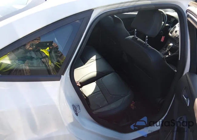 1FADP3F25GL229411: 44505595