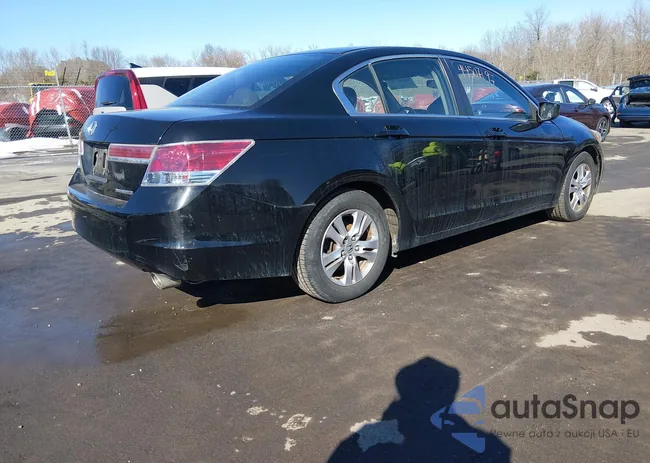 1HGCP2F63CA242622: 44507197