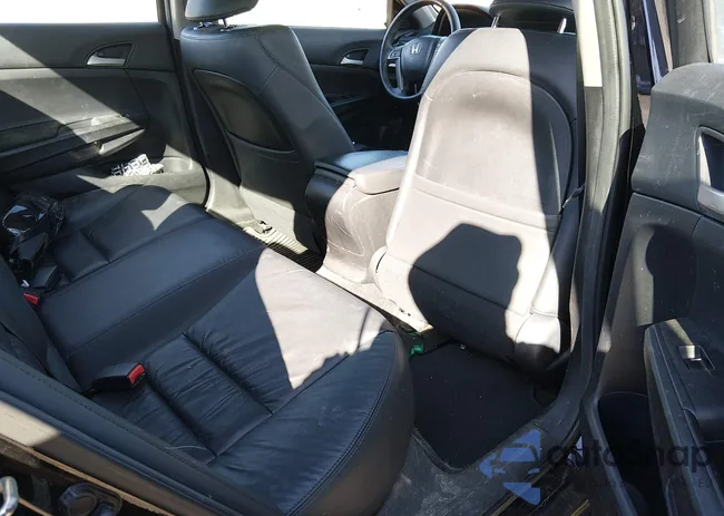 1HGCP2F63CA242622: 44507197