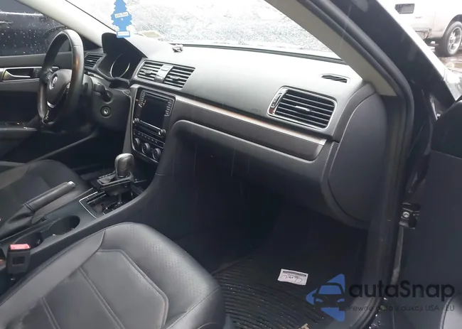 1VWAA7A30JC039591: 44506400