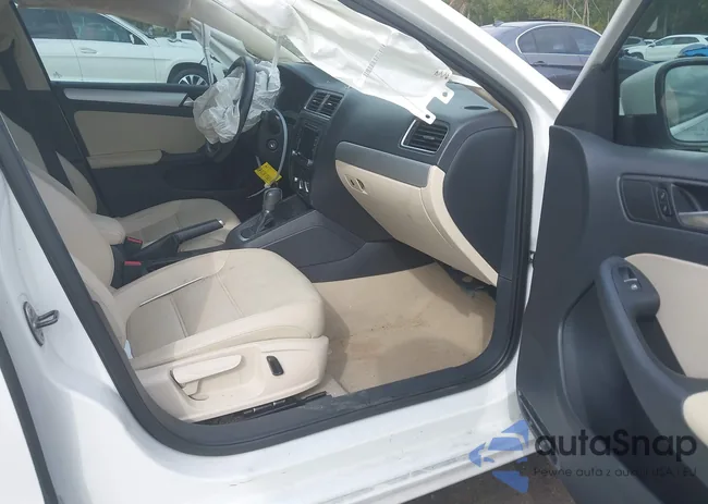 3VWDP7AJ7DM448958: 44506401