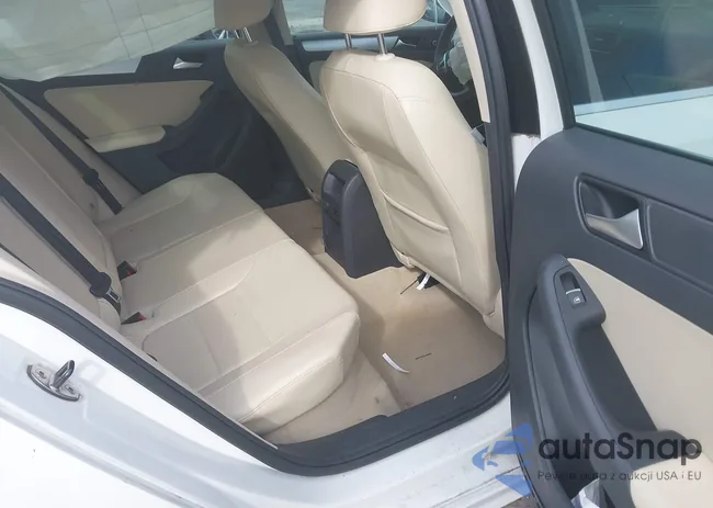 3VWDP7AJ7DM448958: 44506401