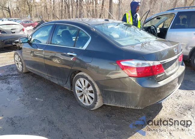 1HGCR2F82EA011807: 44506465