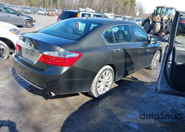 1HGCR2F82EA011807: 44506465