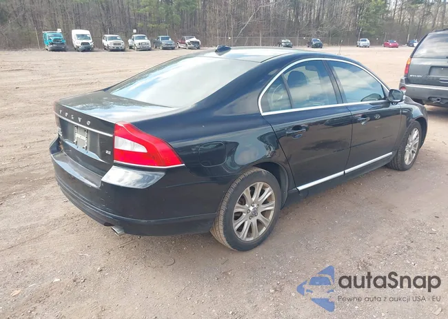 YV1982AS8A1130108: 44508087