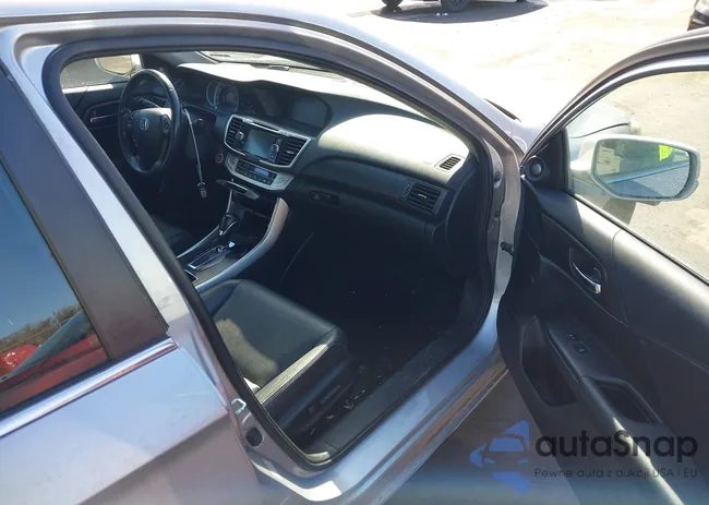 1HGCR2F81EA158457: 44508243