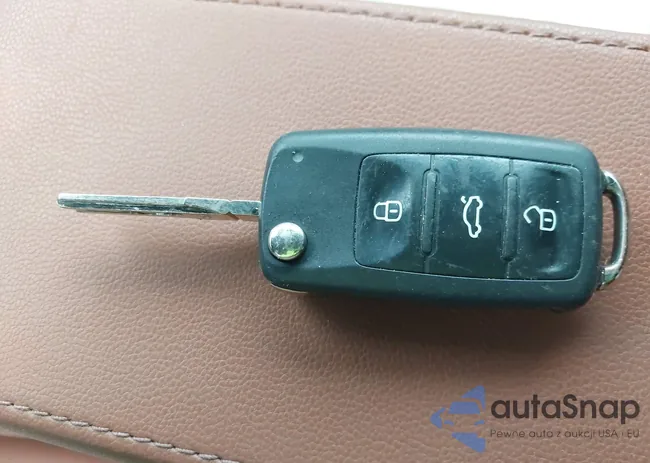 3VWF17AT4FM608888: 44507333