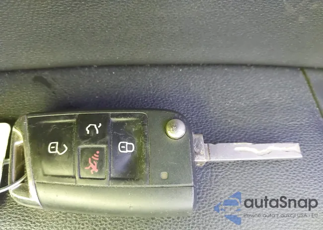 3VV3B7AX8LM096328: 44507344