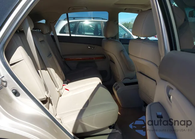 2T2HK31U38C071853: 44507366