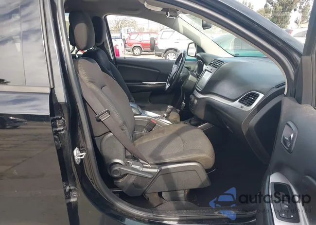 3C4PDCBB0FT718825: 44507565