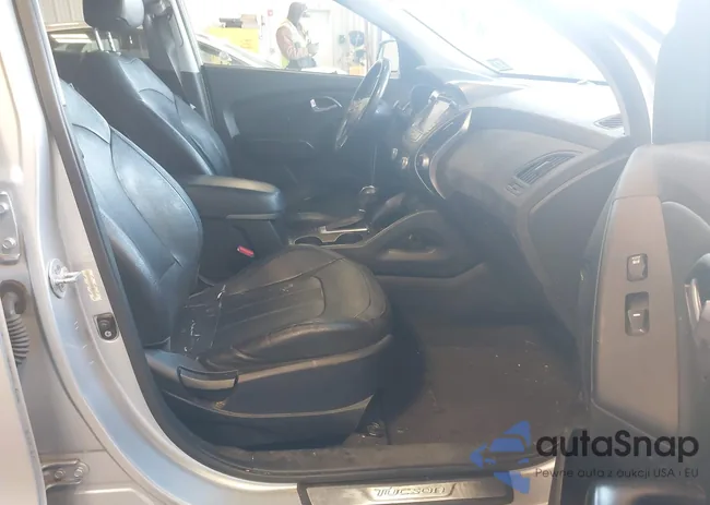 KM8JUCAG4EU843085: 44508698