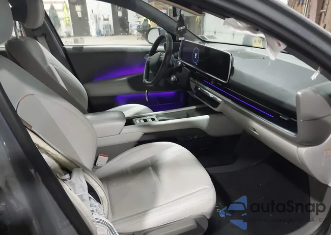 KMHM34AC8SA092136: 44508270