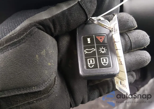 YV1612FS8D2225931: 44509651