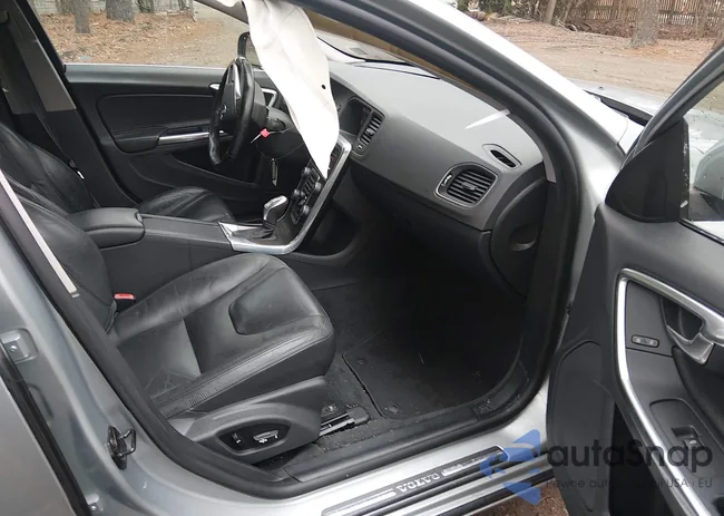 YV1612FS8D2225931: 44509651