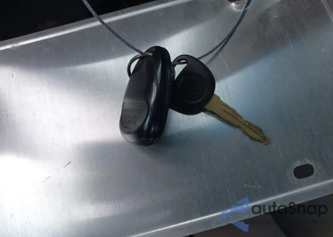 1G8JU54F53Y552940: 44509671