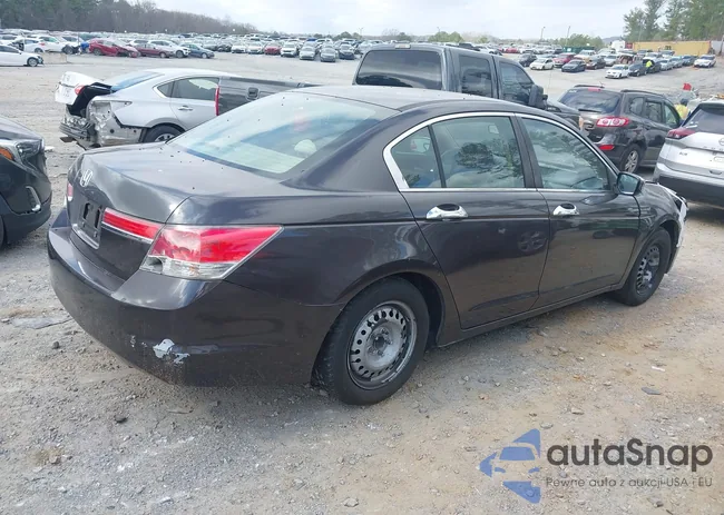 1HGCP2F38BA089465: 44509775