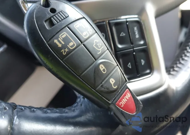 2C4RC1BG8ER232826: 44509812