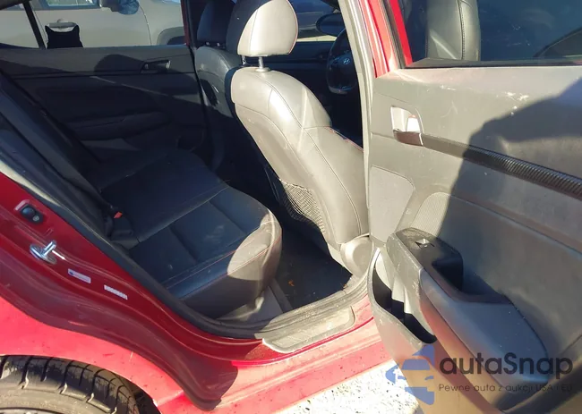 KMHD04LB0JU453773: 44510148