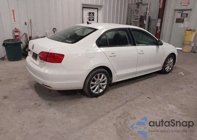 3VWDP7AJ5CM323679: 44510692