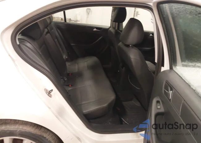 3VWDP7AJ5CM323679: 44510692