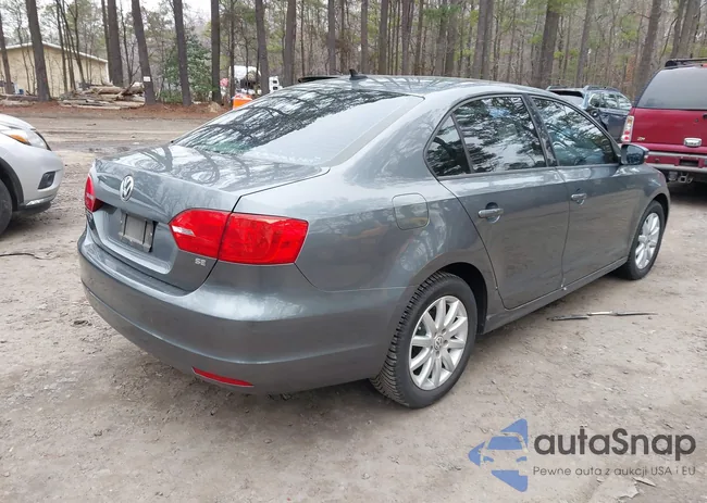 3VWD17AJ3EM360346: 44510824