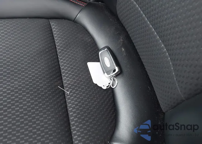 1FMCU9MN8PUA77077: 44511070