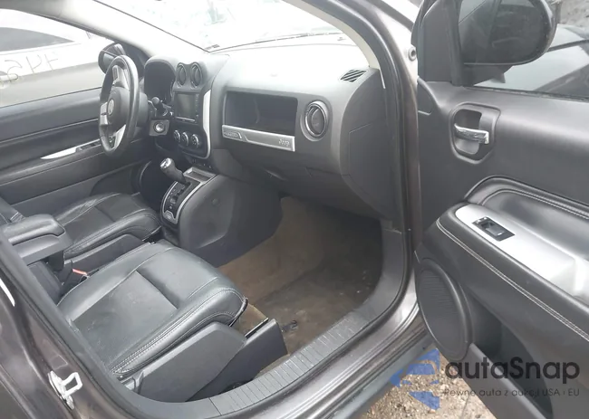 1C4NJCEA8GD760945: 44511180