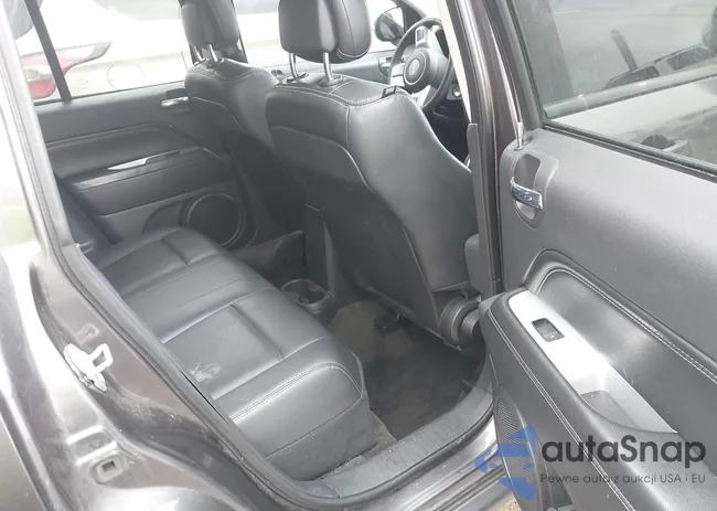 1C4NJCEA8GD760945: 44511180