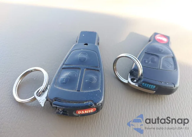 WDBJF65J7YB125521: 44511675