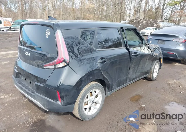 KNDJ23AU3P7846903: 44511746