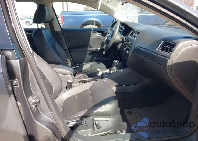 3VWD17AJ7EM398369: 44511854